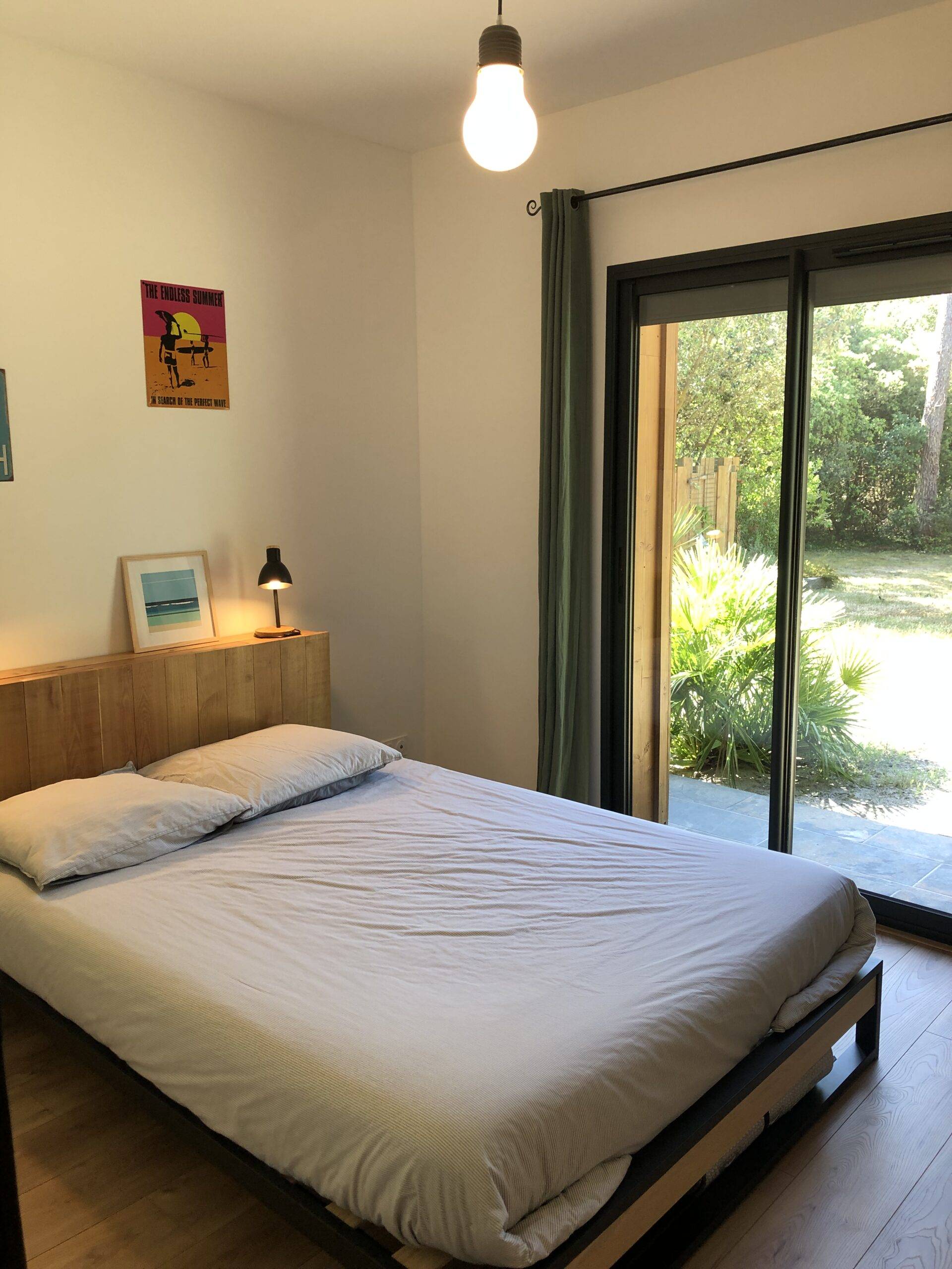 Deuxième chambre avec lit double – location Villa Soulac proche plage